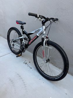 MTB Giant Warp Like New