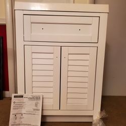 White 24" Vanity w/Top