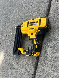 Dewalt 18-gauge Brad nailer