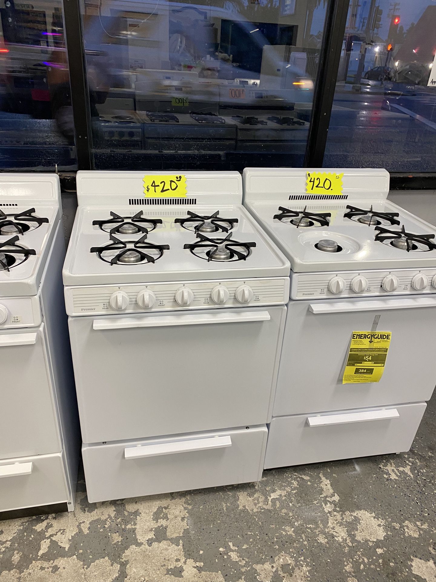 Premier 24-inch Small White Gas Stove