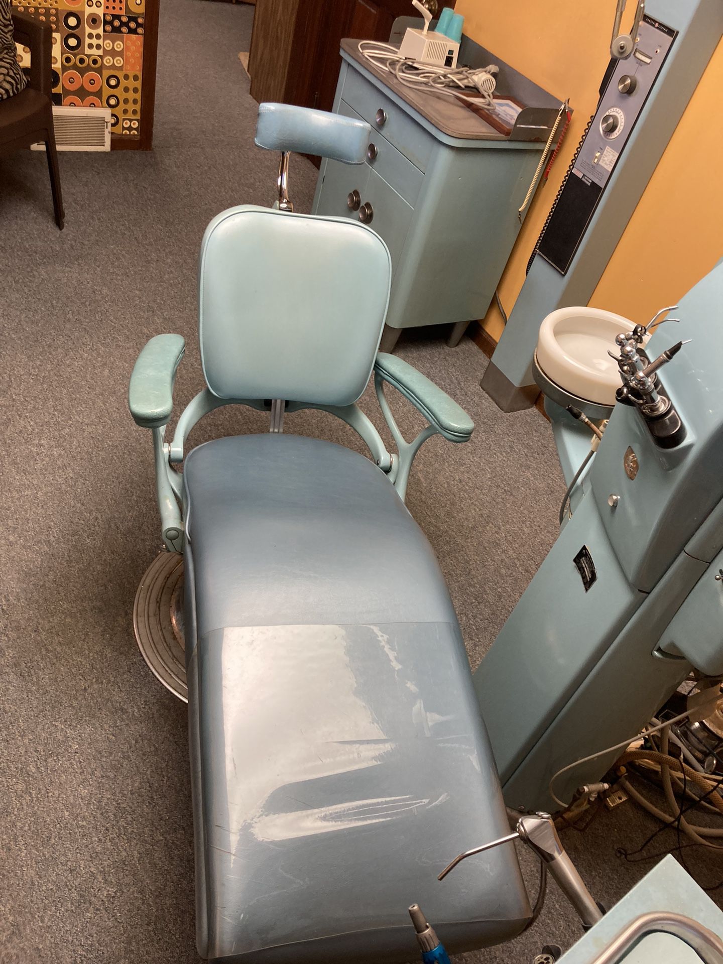 Dentist Chair, Full Working Reclining Chair, Drill/Water Tower, X ray Machine, Dentist Cabinetry And Equipment 