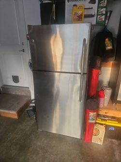 GE Stainless steel finish refrigerator