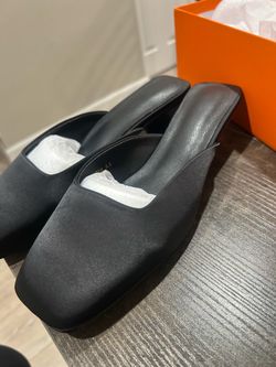 Women’s square toe shoes