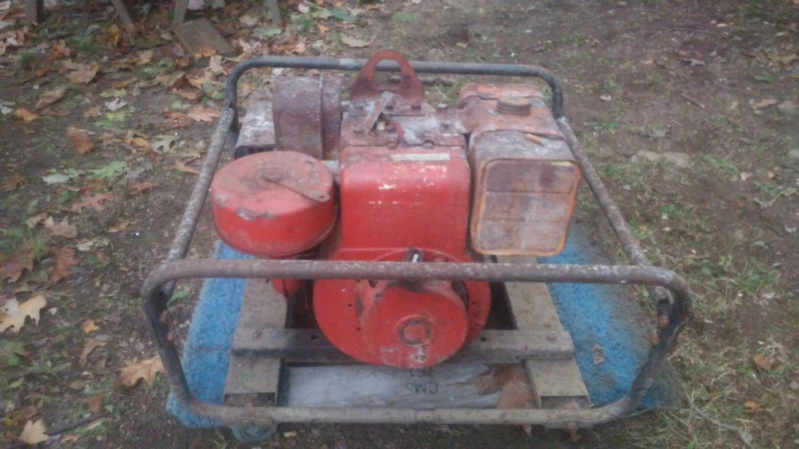 Homelite 3500 watt generator. Needs work. for Sale in Southbury, CT