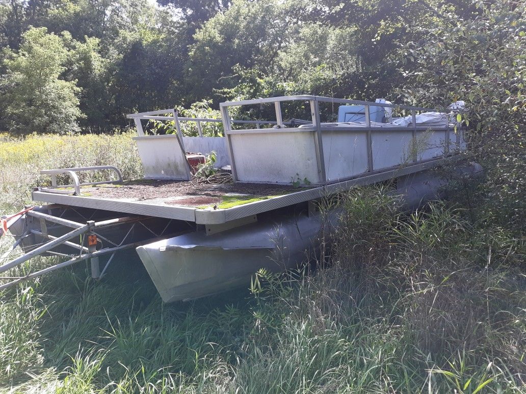 Pontoon boat, 22 footer, with Johnson 100 outboard, AS IS