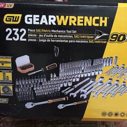 232 Pieces Mechanics Tool Set -GEARWRENCH 80949-  In Three Drawer Storage Box