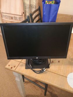 HP 19" computer monitor