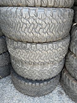 Vendo 315/70/R17 las 4 llantas Bfgoodrich por $200