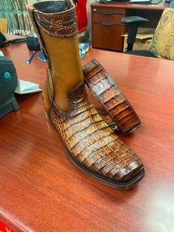 Sets de botas de piel con cinturón