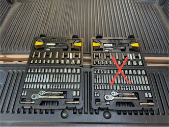 NEW Stanley 3/8 in. & 1/4 in. Drive Socket Set with Ratchets (123-Piece)