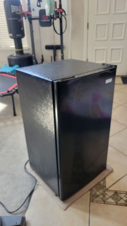 Igloo 3.2 cuft mimi fridge