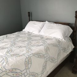 Quilt, Queen size, double wedding ring design, handmade