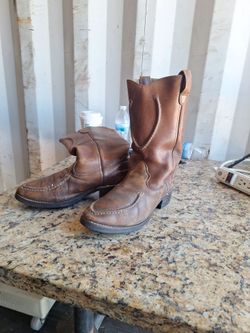 Vintage boots size 8