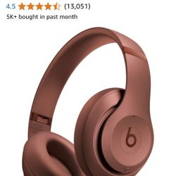 Beats Studio Pro x Kim Kardashian.   