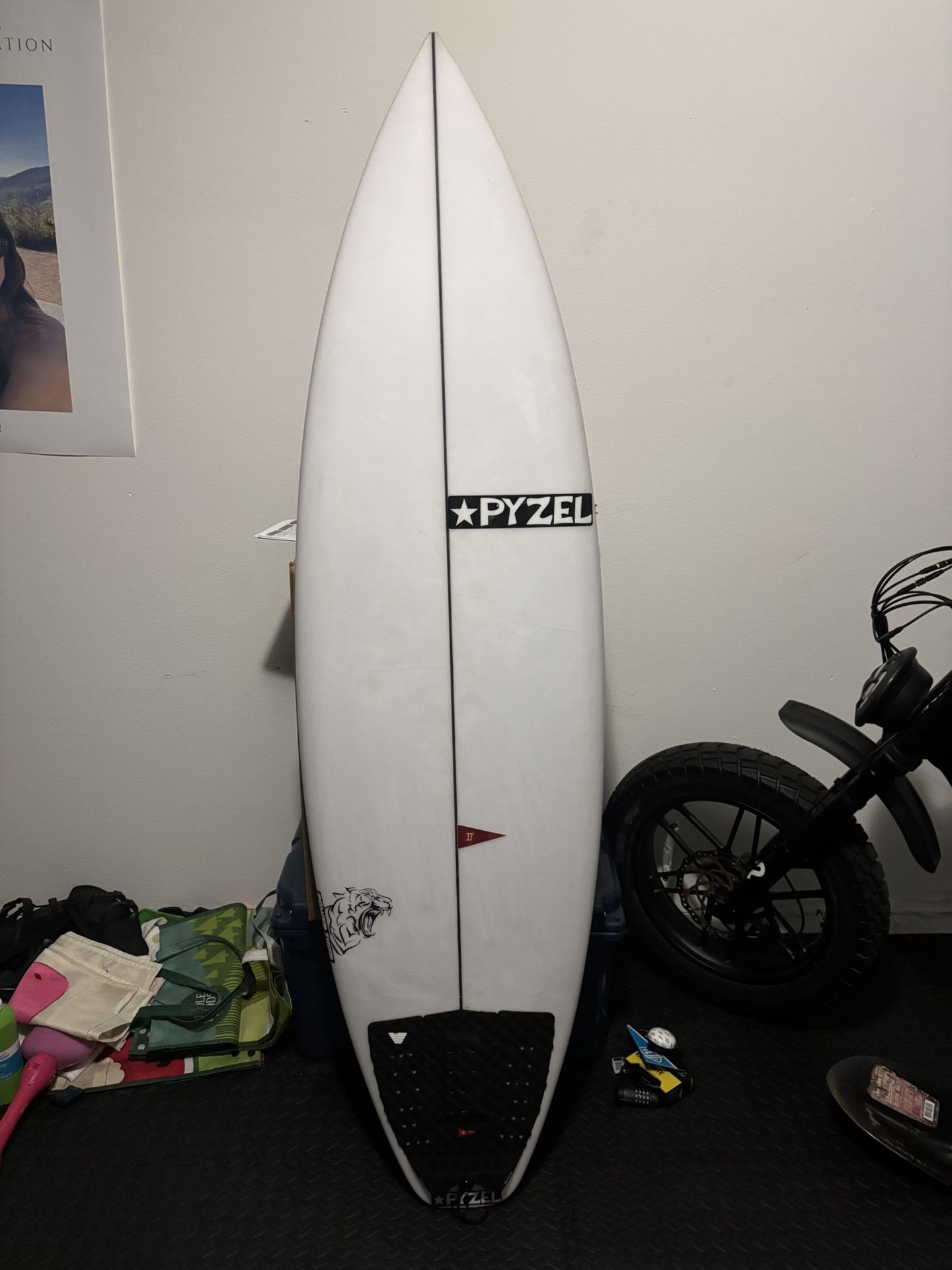 Surfboard - 5’9” - Power Tiger - Pyzel