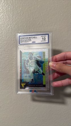 CCG 10 - Donovan Mitchell 2020-21 Flux Prizm Silver Pulsar
