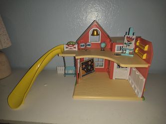 Honeybee Acres School House