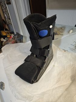 MEDICAL WALKING BOOT 