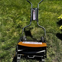 FISKARS Push Lawn Mower