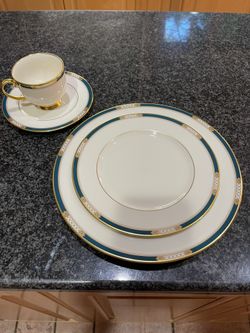 Lenox China Set (10 Servings)