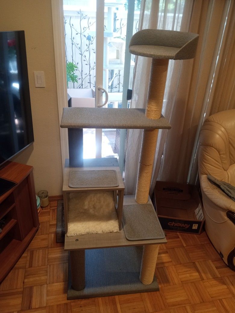 *NEW* 61" Cat Tree Tower *Pickup only/ OBO*