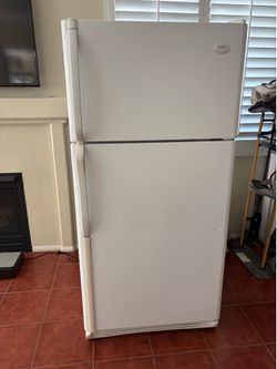 Free working refrigerator Frigidaire