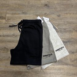 ESSENTIALS SHORTS