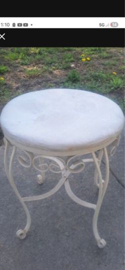 Vintage Metal Vanity Stool