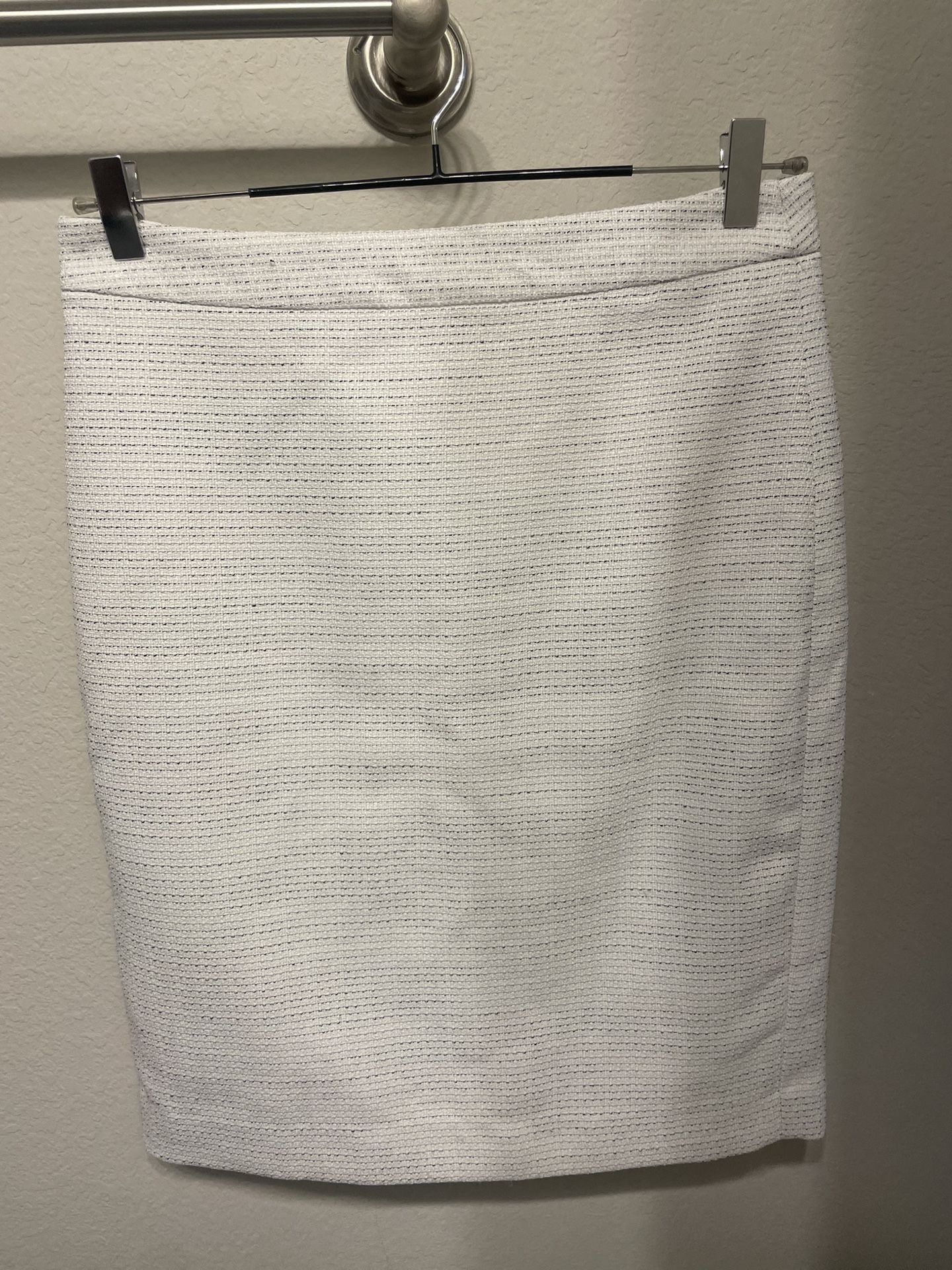 Banana Republic Women’s White Pencil Business Casual Skirt, Size 6