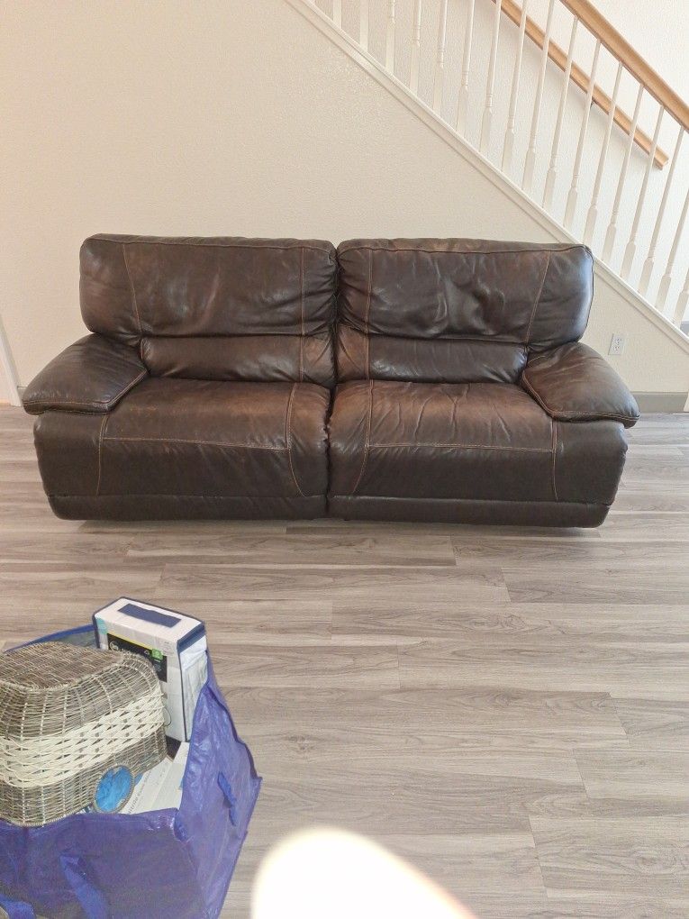 Sofa An Love Seat