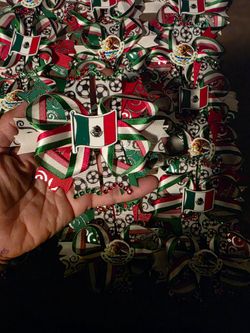 Mexico 🇲🇽 Soccer Girl Hair Bows $5 Each / Moños Para Niñas $5  c/u CASH ONLY .