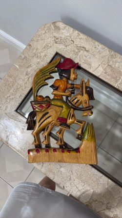 Antigua wooden art