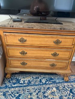Accent table
