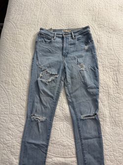 Levi's Light Wash Distressed Jeans