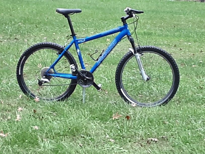 High End ....SPECIALIZED ROCKHOPPER COMP....  19 L  mountain  bike27SD
