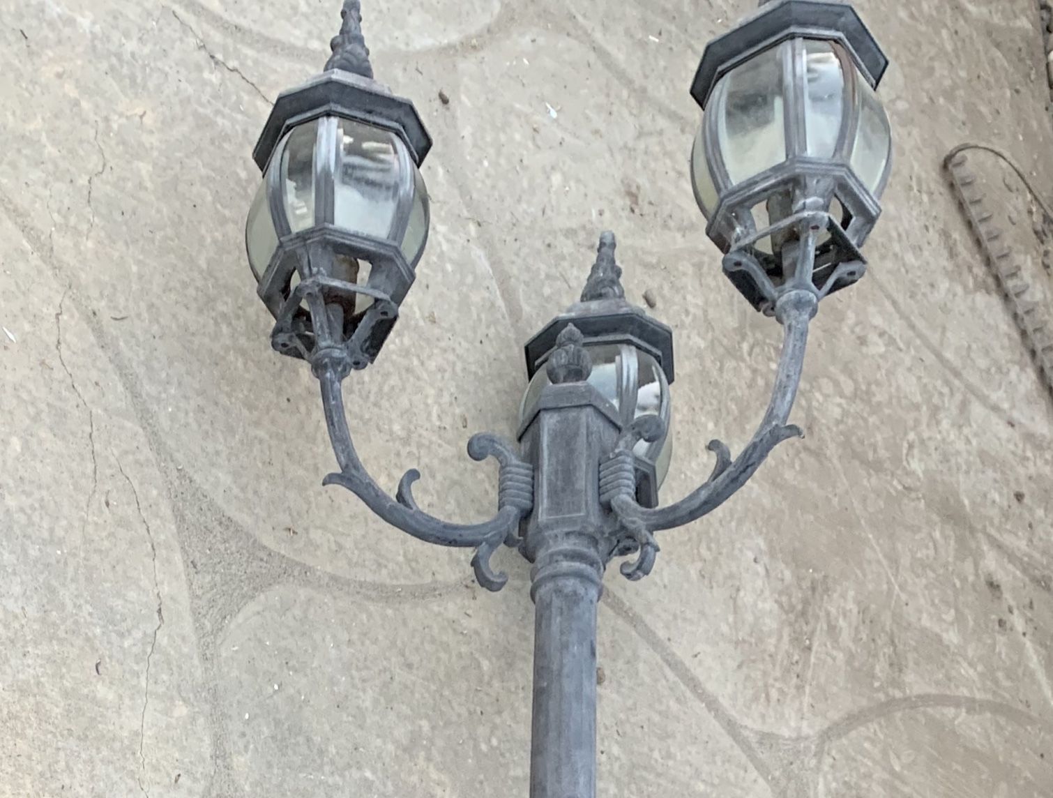 Light post (free)