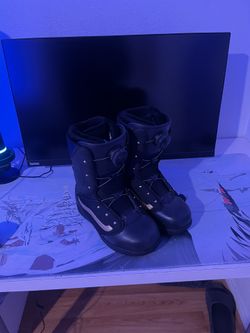vans encore black and gold snow boots
