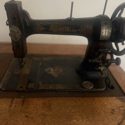 Vintage White Sewing Machine 