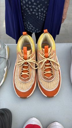 Men’s Nike shoes