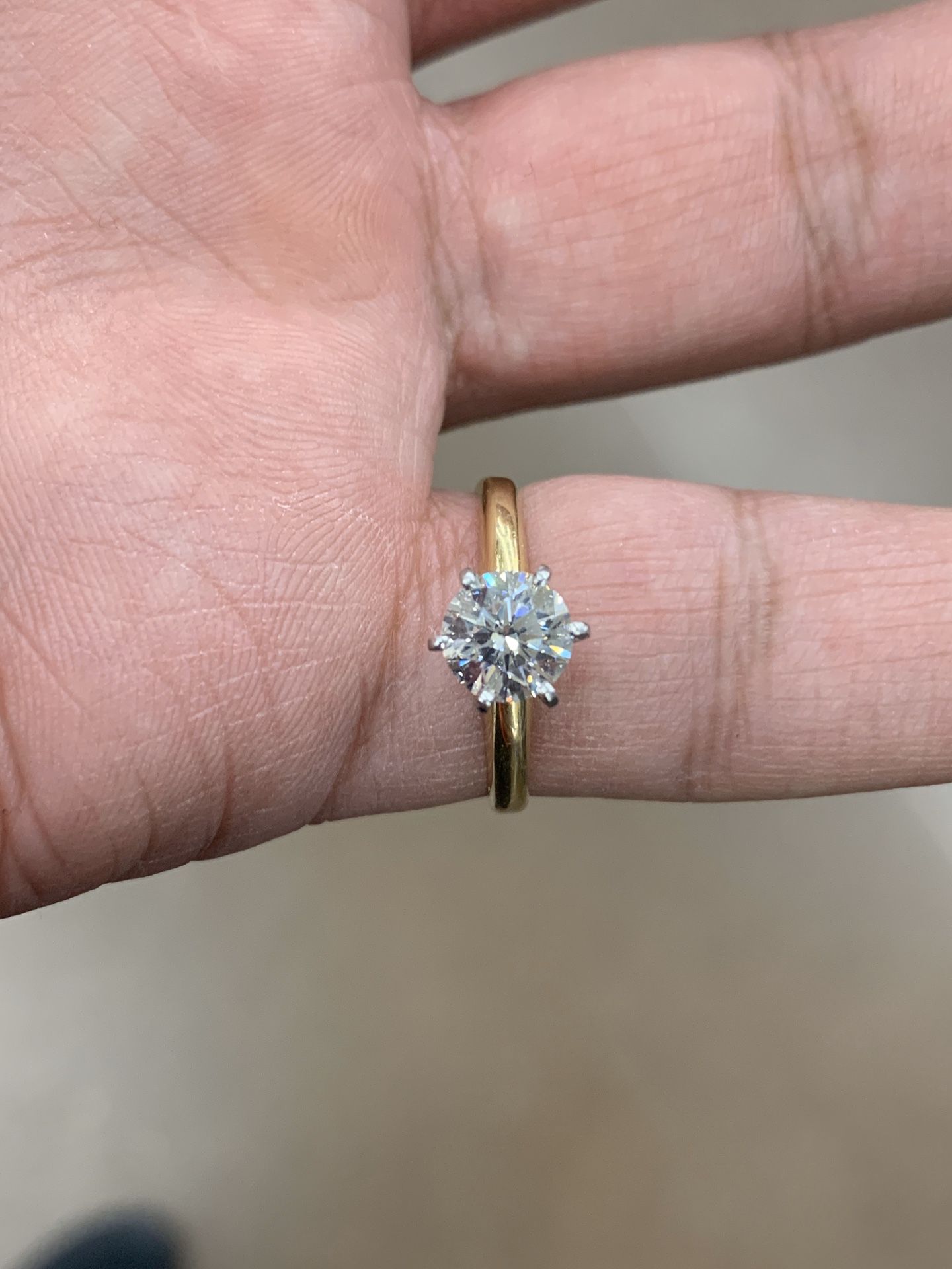 1.08 GIA Round Brilliant Diamond 18k Gold Ring