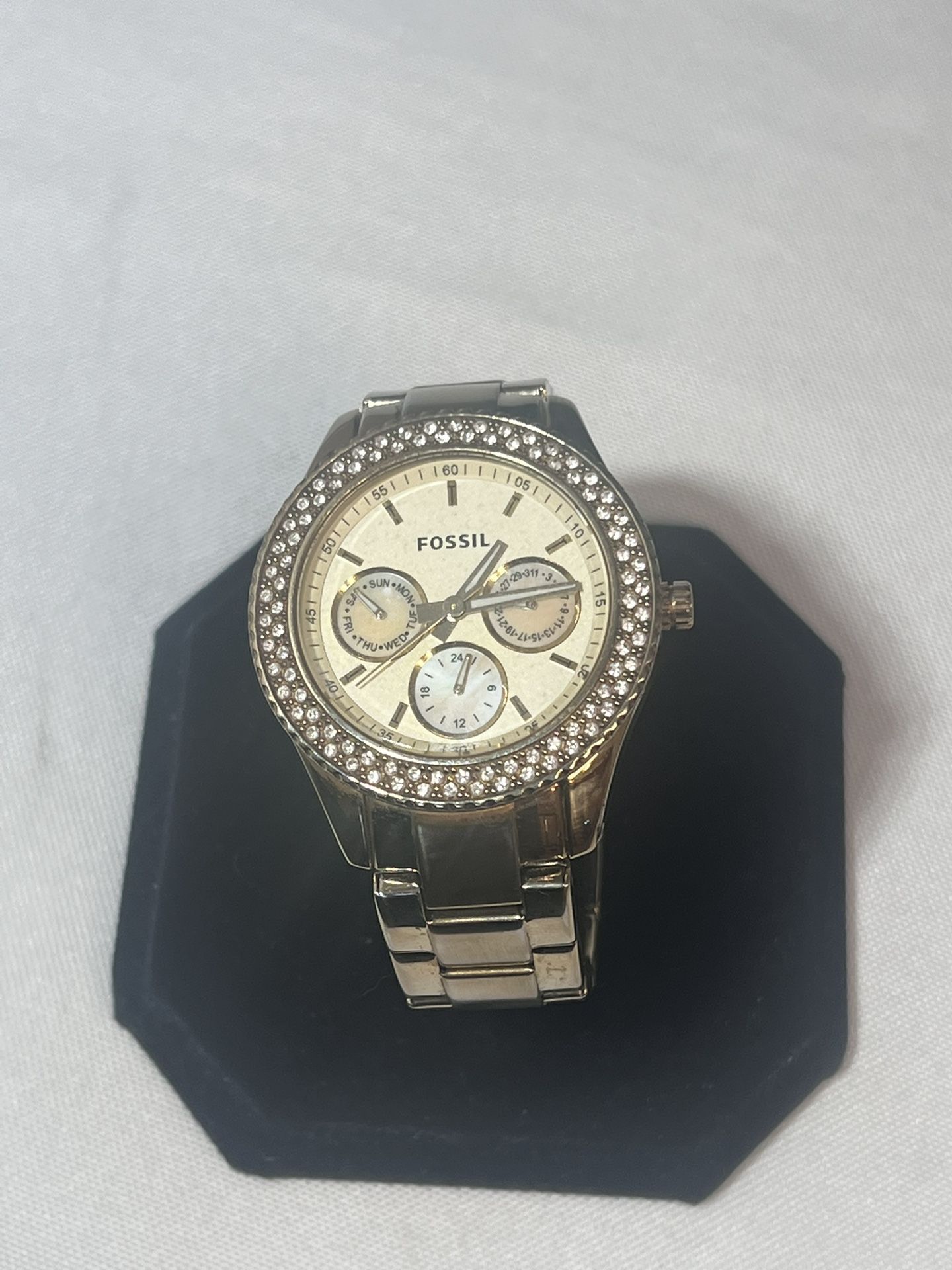Beautiful Fossil Women’s Watch.