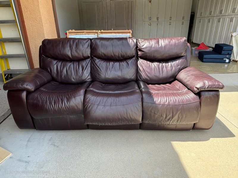 Queen Leather Sleeper Sofa – Pull-Out Bed | Like New | Rich Espresso Brown