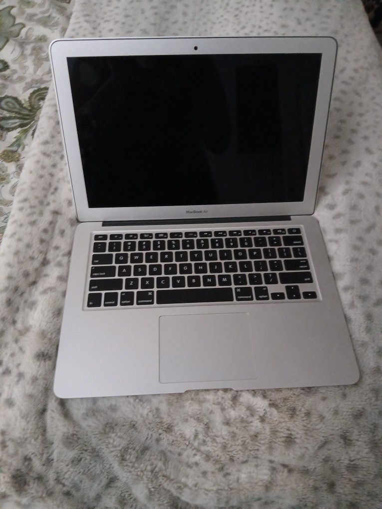 Apple Laptop