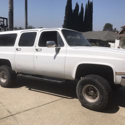 1984 Surburban 