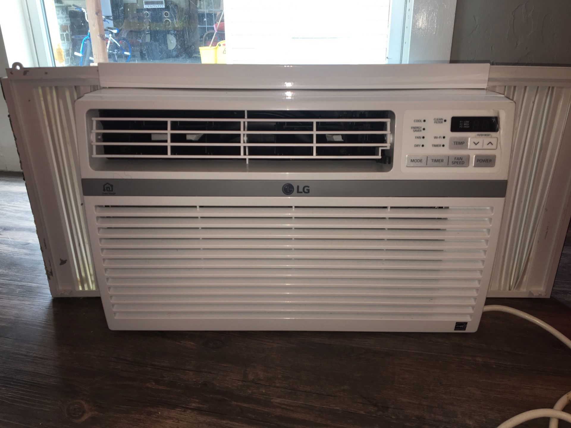 LG Window AC 8,000 BTU WIFI Enabled