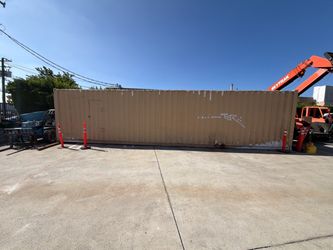 Used container 1k 40’ pick up only