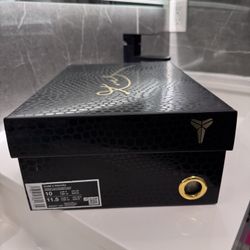 KOBE V PROTRO Caitlin Clark Indiana Fever