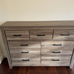 Bedroom Set Incl. Bed Frame, Dresser, Nightstand (Ashley Furniture)