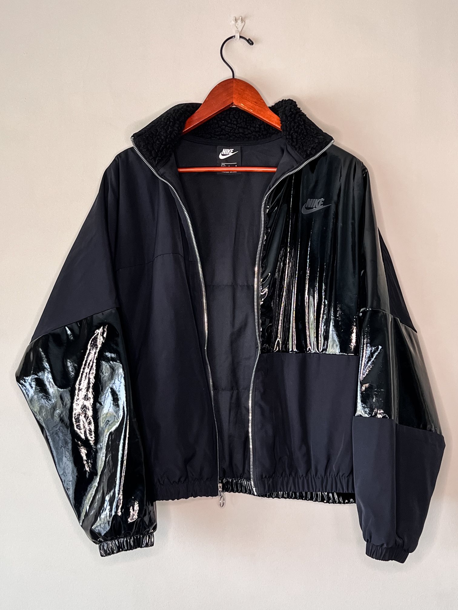 Nike Sportswear Icon Clash Synthetic-Fill Colorblock Casual Training Jacket In Black