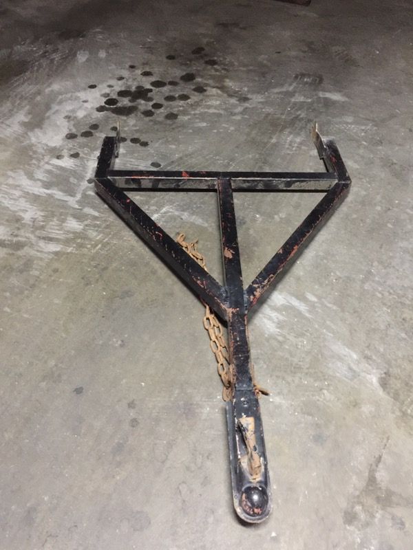 Tow bar para jalar carro trae sus cadenas de seguridad lo vendo por 40 dlrs